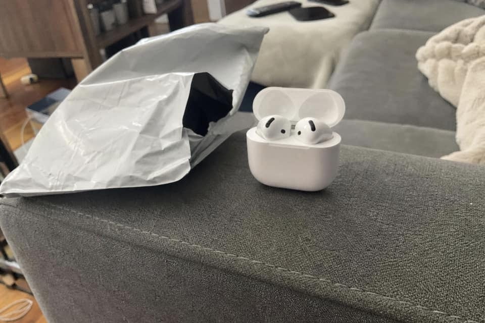 Customer photo — Airpods 4 Anc