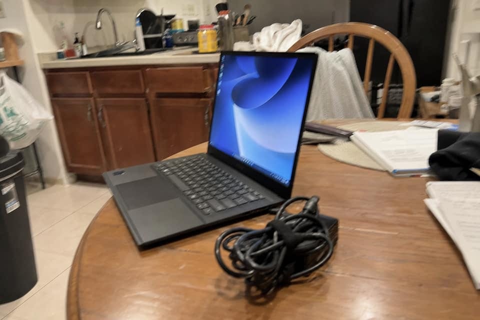 Customer photo — Asus Expertcenter D7
