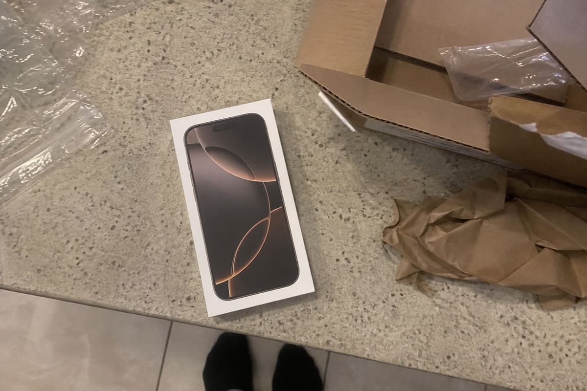 Customer photo — Iphone 16 Pro